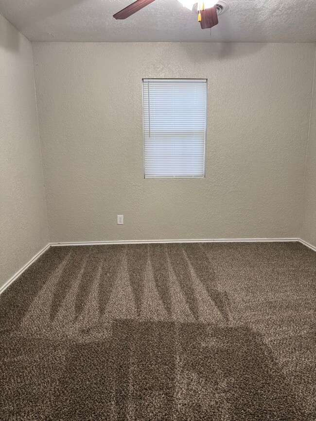 Building Photo - Gables Home