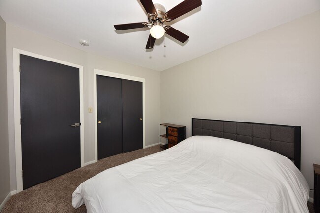 Building Photo - Furnished Mequon 4 bedroom ranch