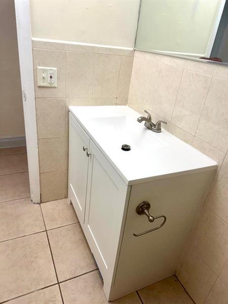 Building Photo - 6930 Miami Gardens Dr