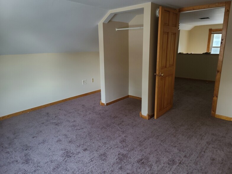 Building Photo - 8149 Antioch Rd