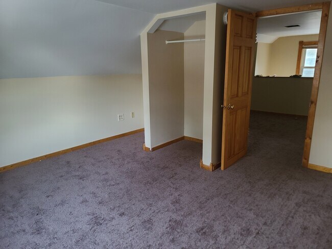 Building Photo - 8149 Antioch Rd