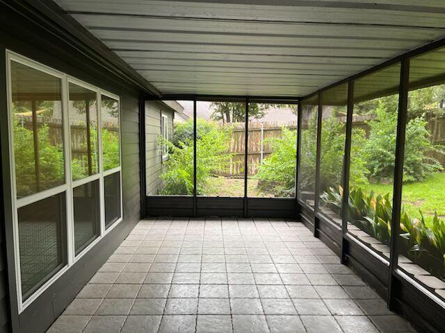 Building Photo - 1205 Doonesbury Dr