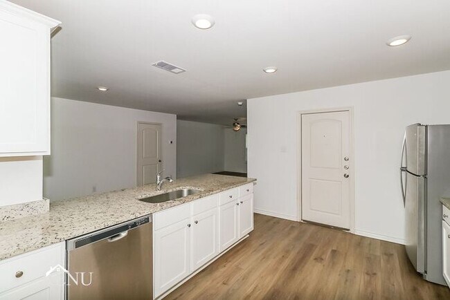 Building Photo - Coming Soon!