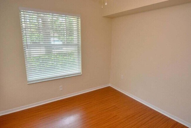 Building Photo - 110 SW Peacock Blvd