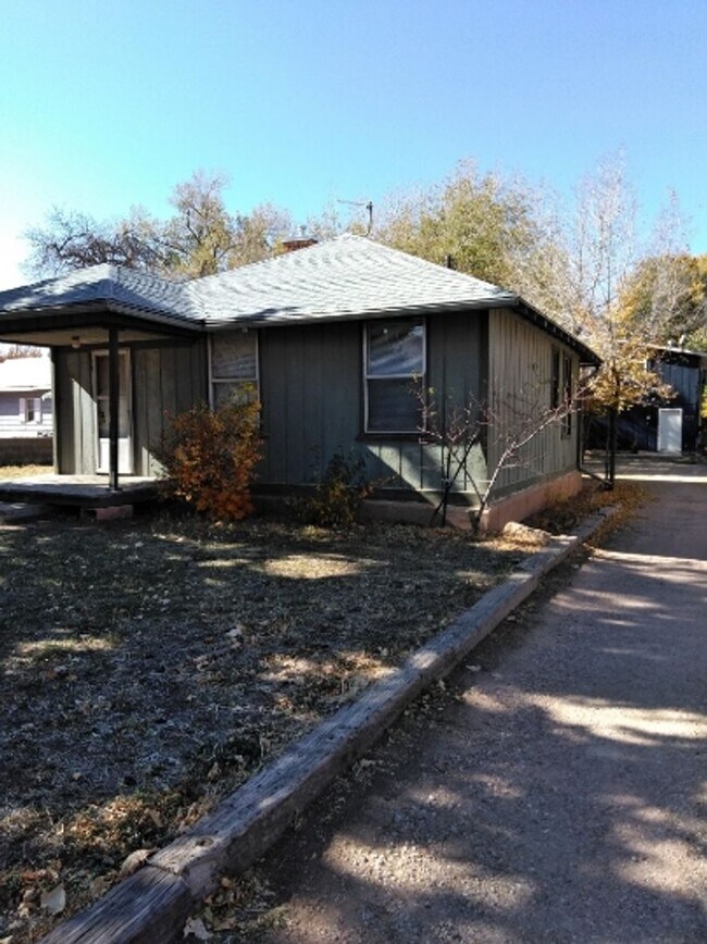 Building Photo - 3 Bedroom 2 Bath House