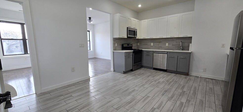 Building Photo - 487 Ocean Ave