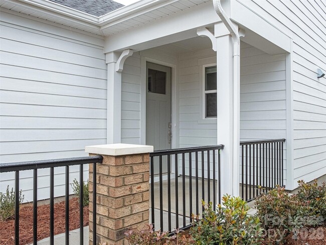 Building Photo - 1535 Pebble Shr Ln