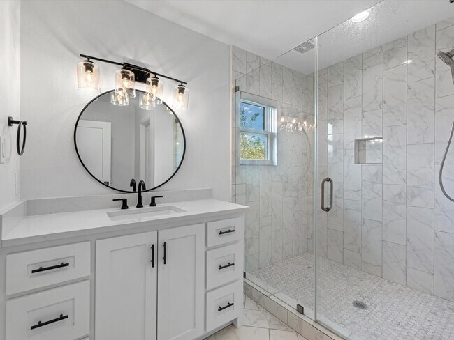 Building Photo - 2147 Colquitt St