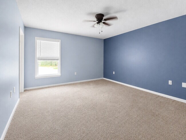 Building Photo - 127 Pine Bluff Dr