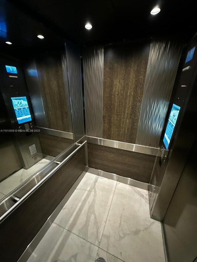 Building Photo - 5600 Collins Ave