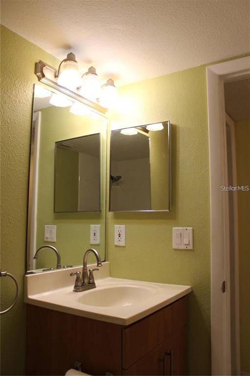 Building Photo - 5696 Baywater Dr