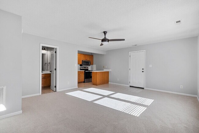 Building Photo - Charming & VERY CLEAN 1 Bed, 1 Bath Home Near Hospital & Winthrop | $1,200/month | Available Now