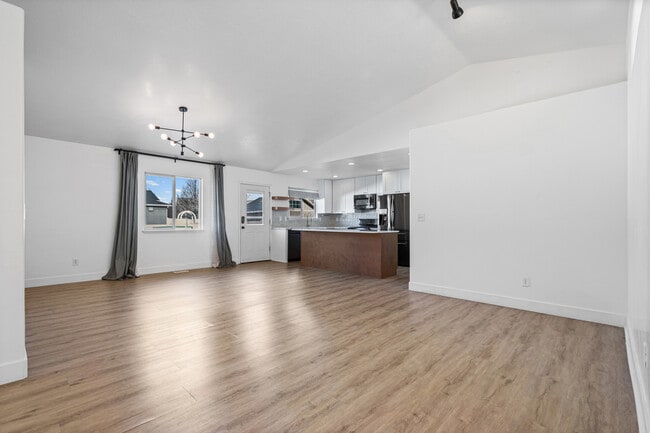 Building Photo - 1572 S Bridle Path Loop