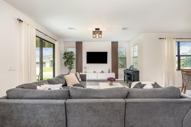 Building Photo - 3179 Ribbon Grass Dr