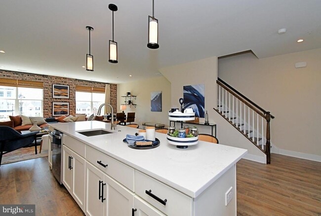 Building Photo - 200 Souders Wy