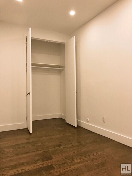 Building Photo - EASTERN PARKWAY / Spacious Crown Heights 1...