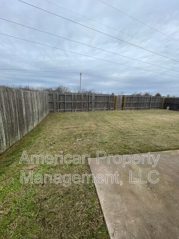 Building Photo - 11108 N 143rd E Ave