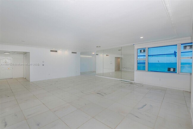 Building Photo - 5255 Collins Ave