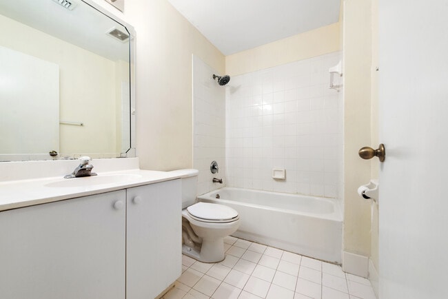 Building Photo - 8490-8496