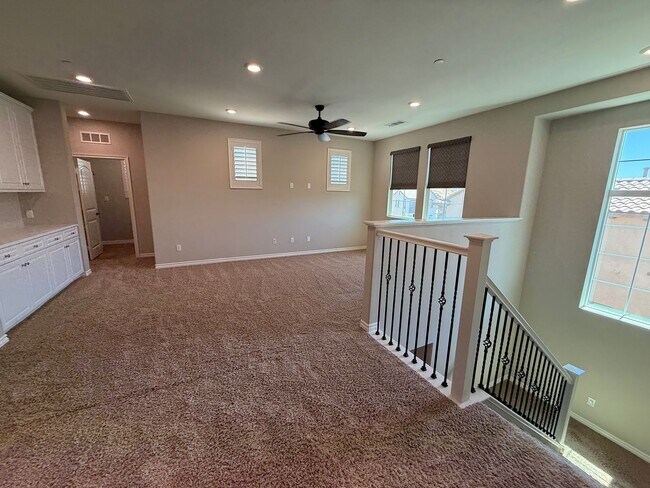 Building Photo - Stunning 4-Bedroom Home with Solar, EV Charger, and a Loft in Valencia
