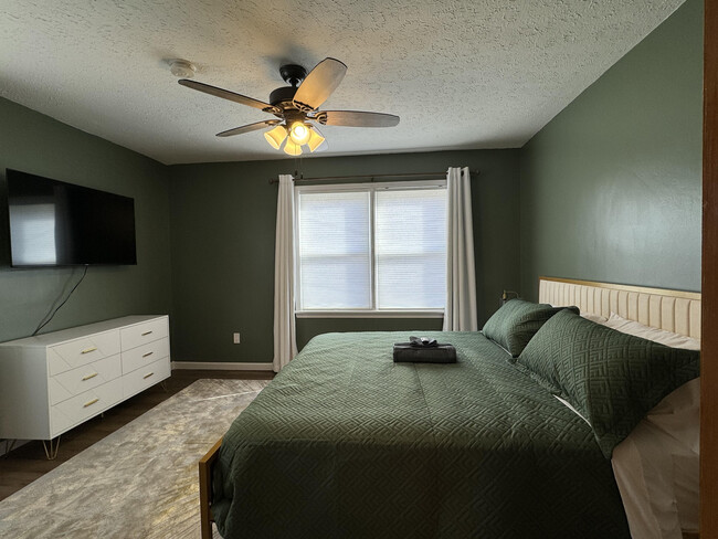 Main Bedroom - King Size Bed + 55” TV - 170 Brookfield Rd