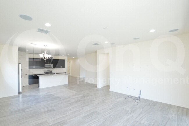Building Photo - 9114 S 167th Dr