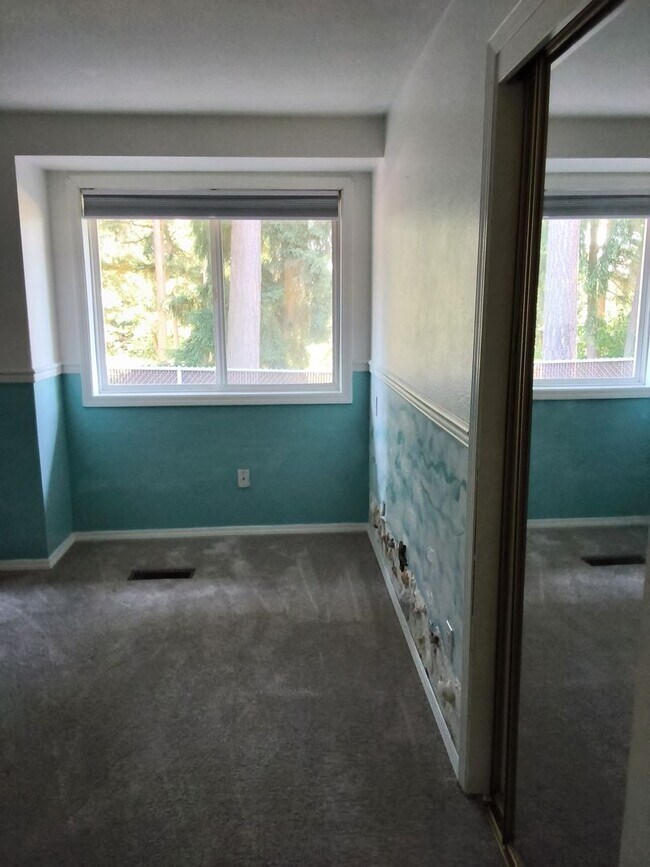 Building Photo - Edgewood Rambler