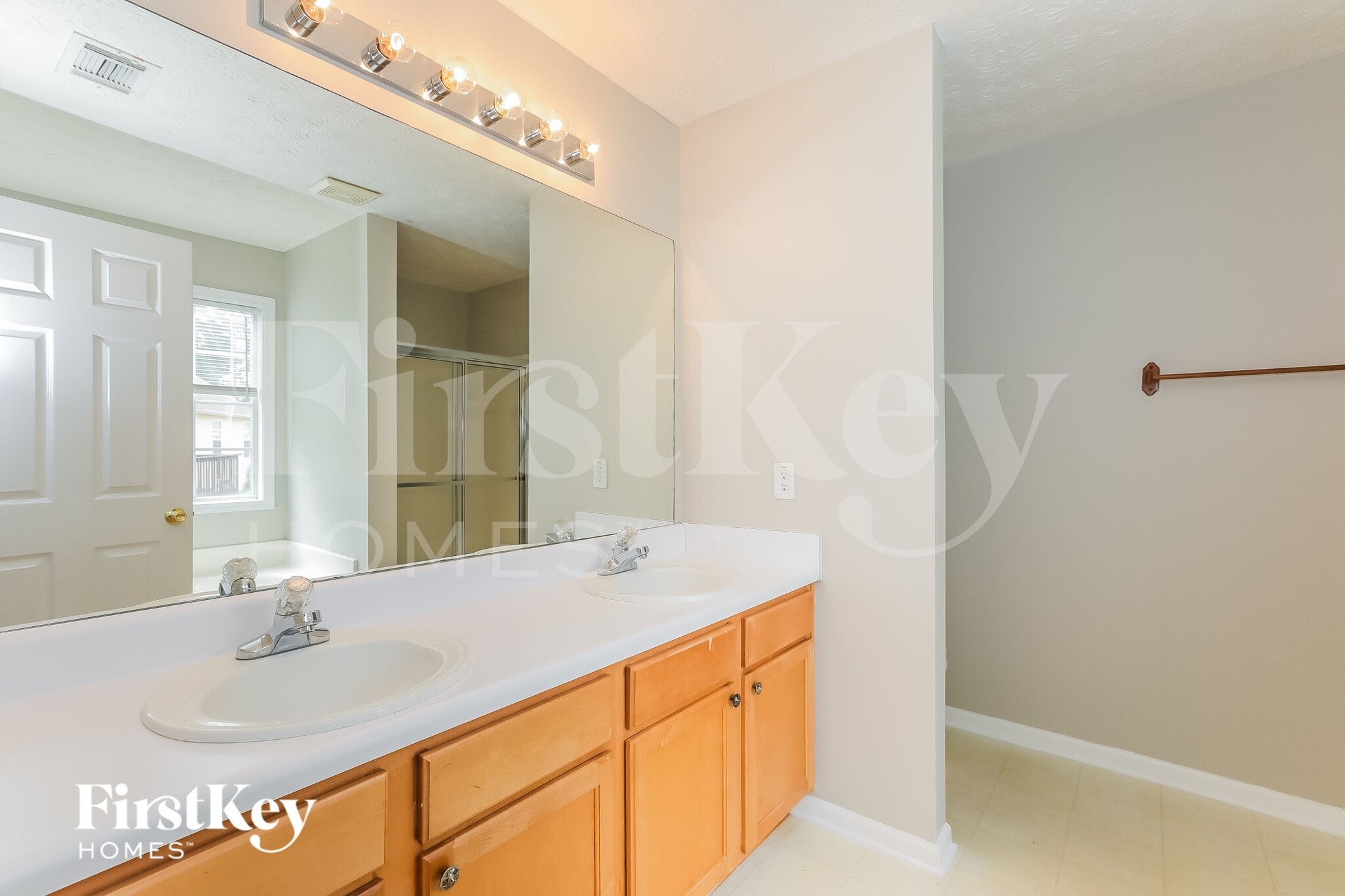 Building Photo - 3360 Wrenwood Ct