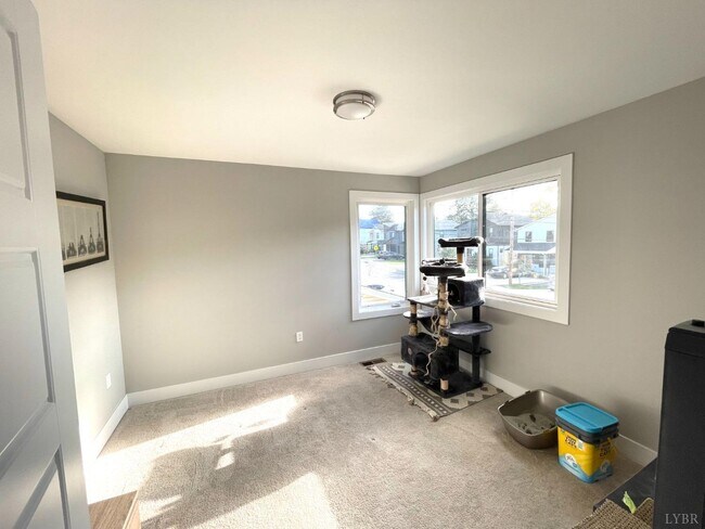 Building Photo - 3046 Fulton St