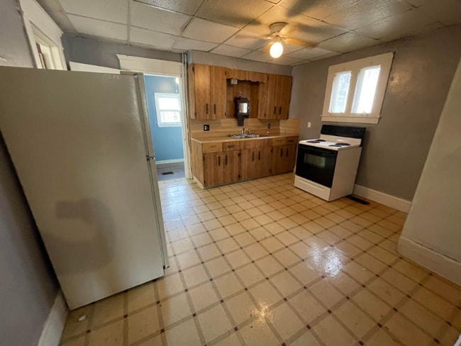 Building Photo - 415 N 9th St