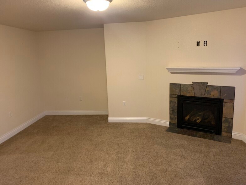 Building Photo - 115 Montalto Dr