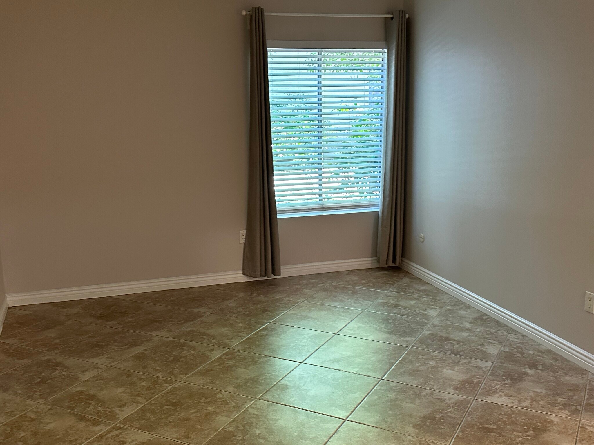 Building Photo - 18350 Hatteras St