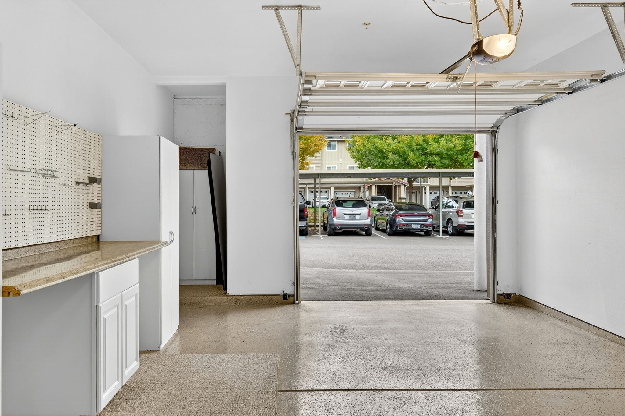 Building Photo - 10664 NE Holly St