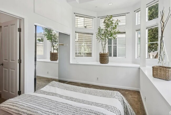 Building Photo - 28 Jennifer Pl