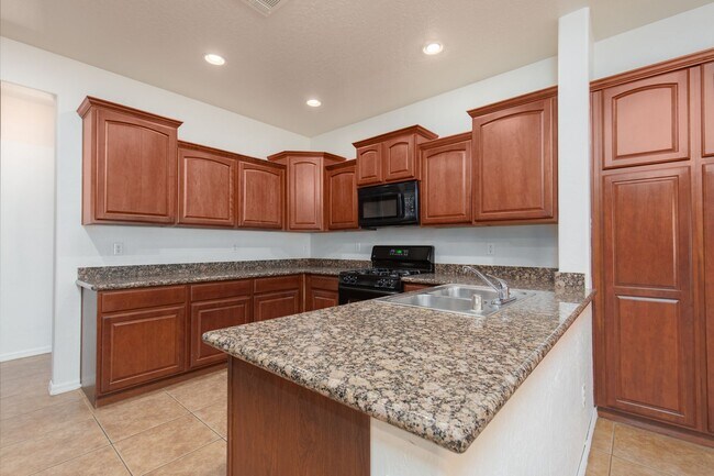 Building Photo - STALLION MOUNTAIN - HUGE 4 BEDROOM, 3 BATH UPGRADED SINGLE STORY