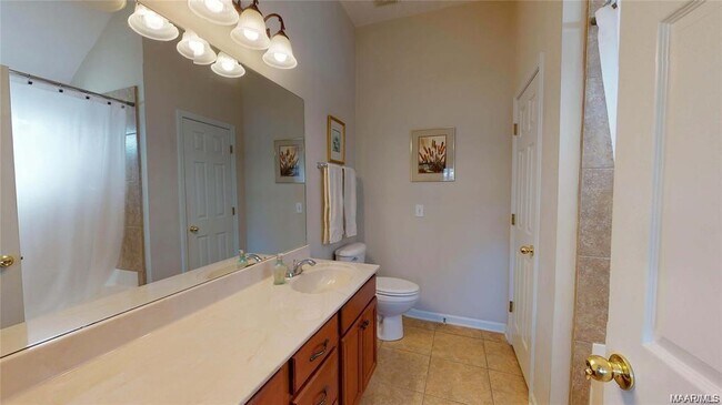 Building Photo - 631 Glenmede Ln
