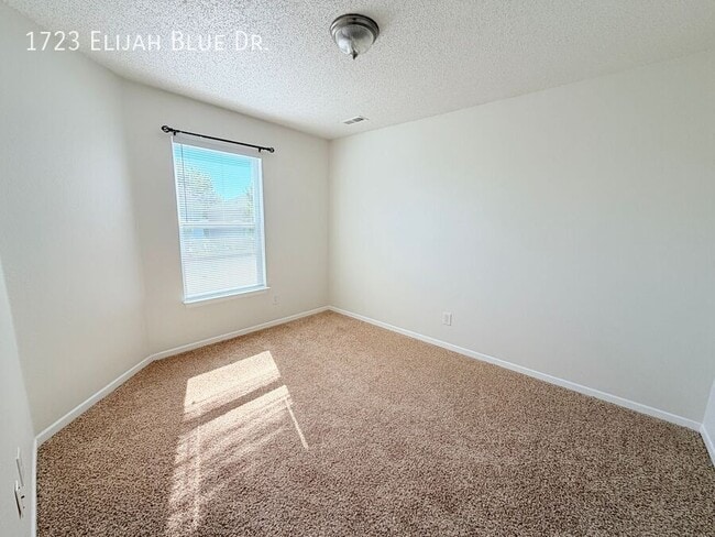 Building Photo - 1723 Elijah Blue Dr