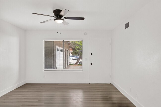 Building Photo - Fully Renovated 2 Bed, 2 Bath Home with Central A/C, Detached Garage & Brand-New Appliances.