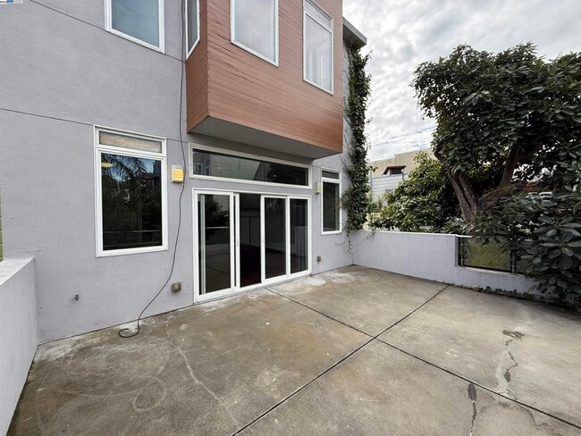 Building Photo - 317 Cortland Ave