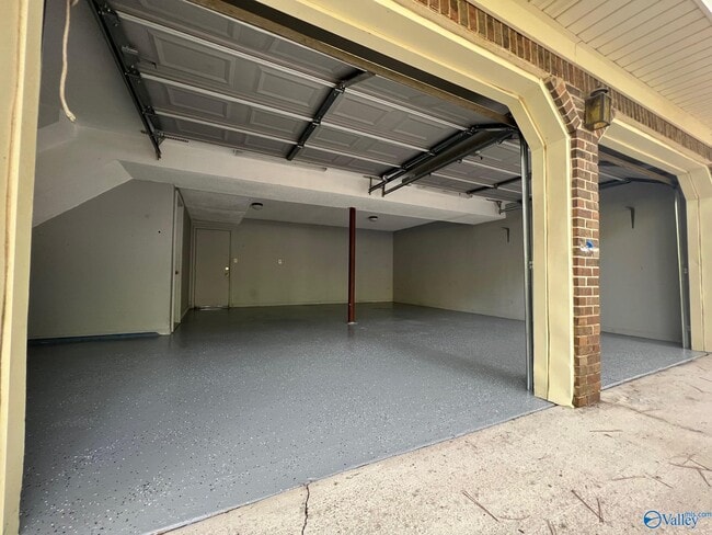 Building Photo - 137 Timberland Trce