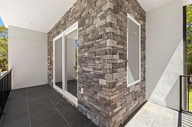 Building Photo - 1017 W Coral St