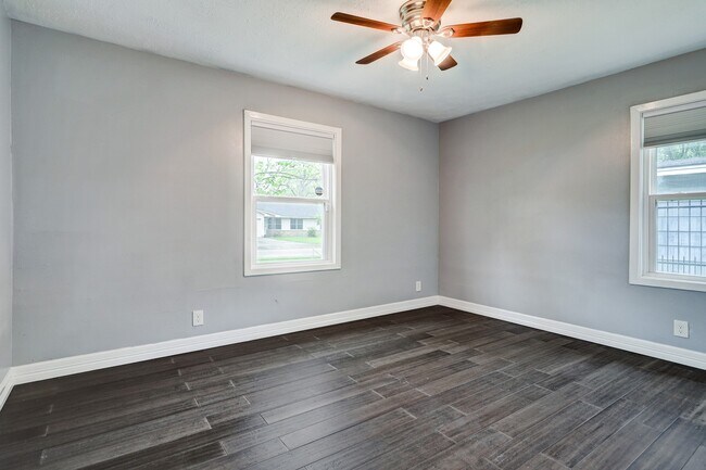 Building Photo - 7011 Neff St