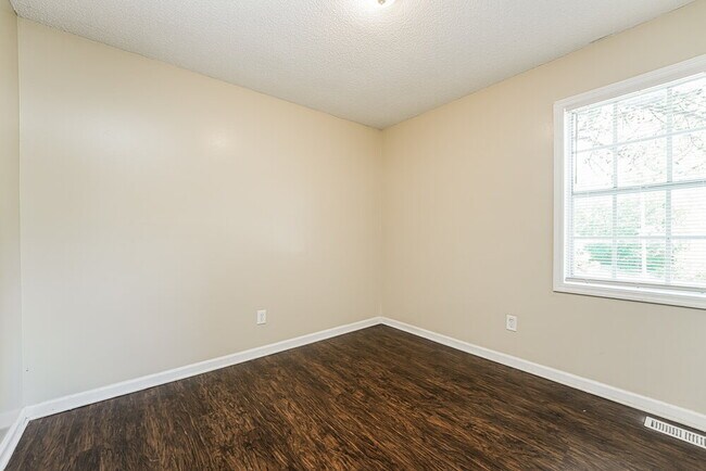 Building Photo - 3230 Westview Terrace