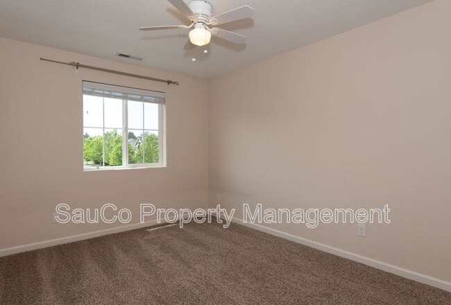 Building Photo - 292 NE 66th Ave