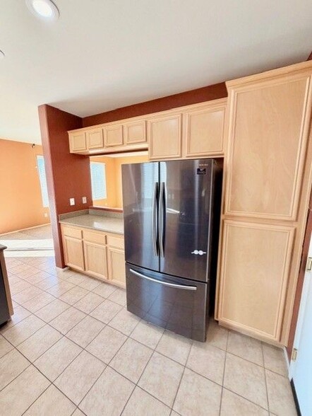 Building Photo - 1844 Paradise Way