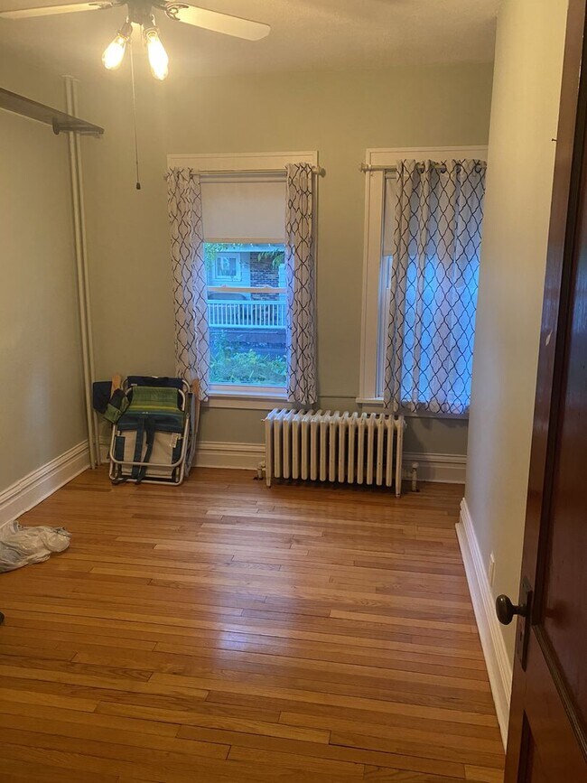 Building Photo - 86 Russell Road