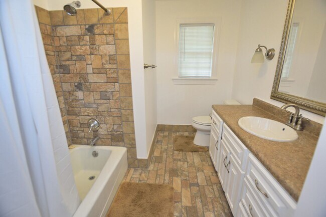 Building Photo - 1132 Niblick Dr