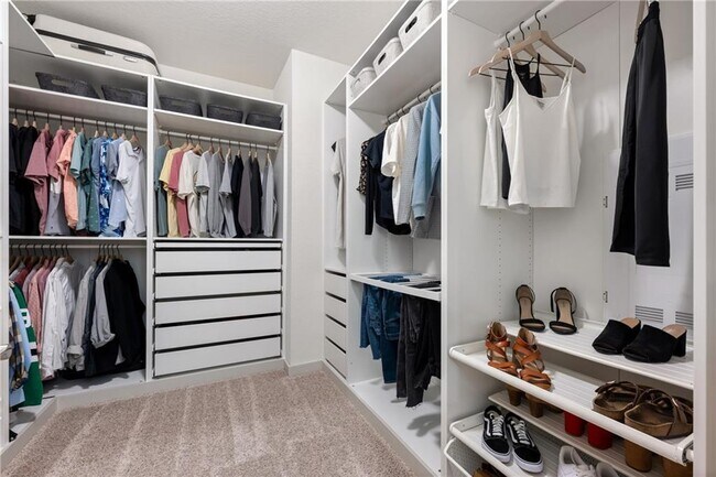 Building Photo - 280 Tequilana Pass