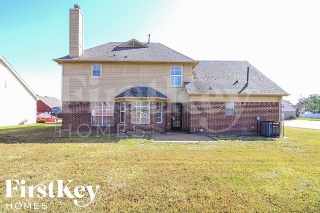 Building Photo - 5153 Grand Pines Dr
