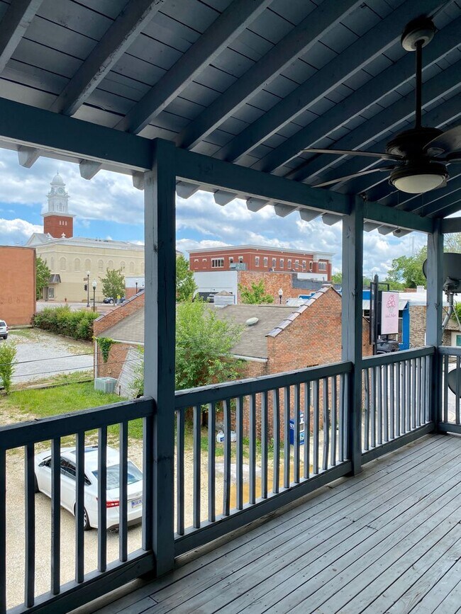 Building Photo - 829 S Railroad Ave